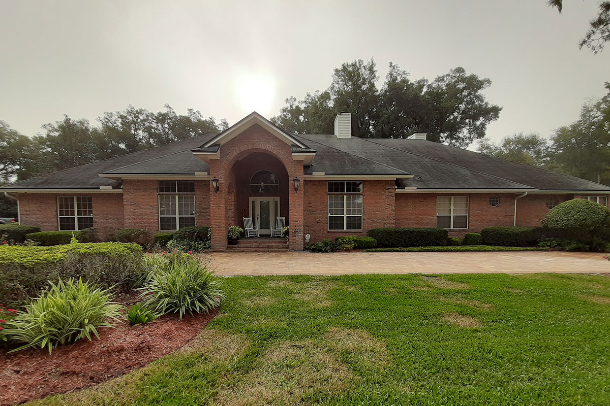 House-Wash-and-Roof-Cleaning-before